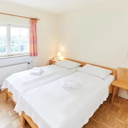 Tagungshotel Wiesenhaus Hotel *