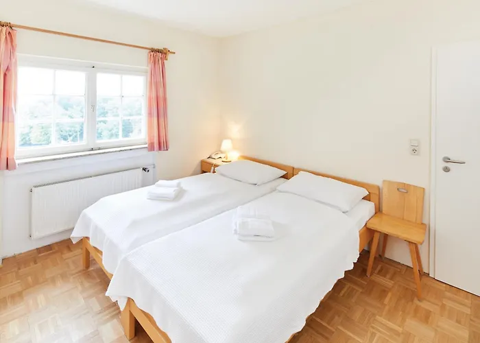 Tagungshotel Wiesenhaus מלון *